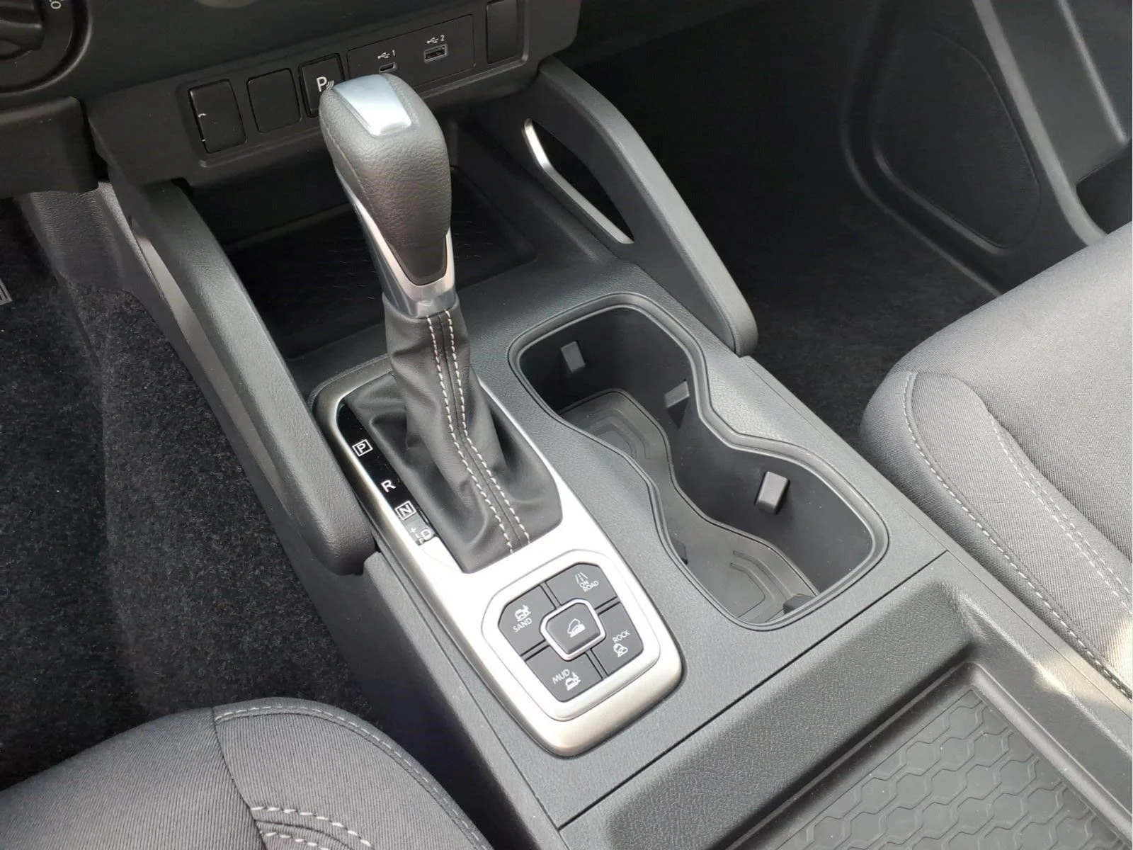 New 2026 Glacier White Nissan Crew Cab SV image 13