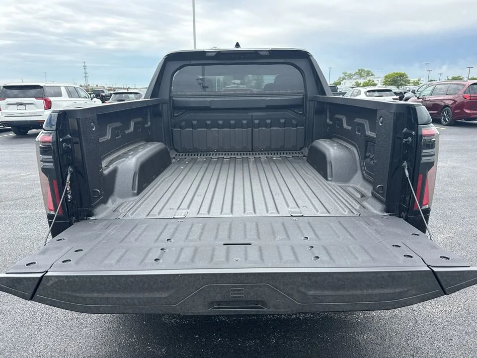 2025 GMC Sierra EV Denali - Photo 37