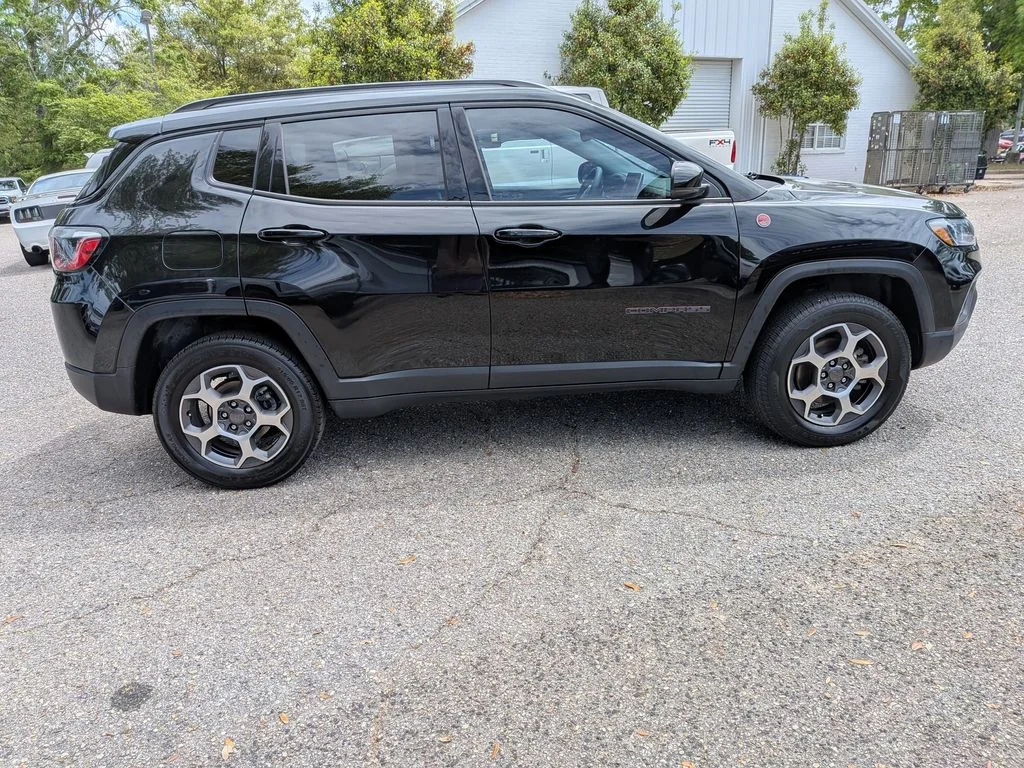 Used 2022 Black Jeep Trailhawk image 6