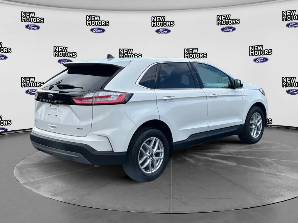 Used 2024 White Metallic Ford SEL image 5