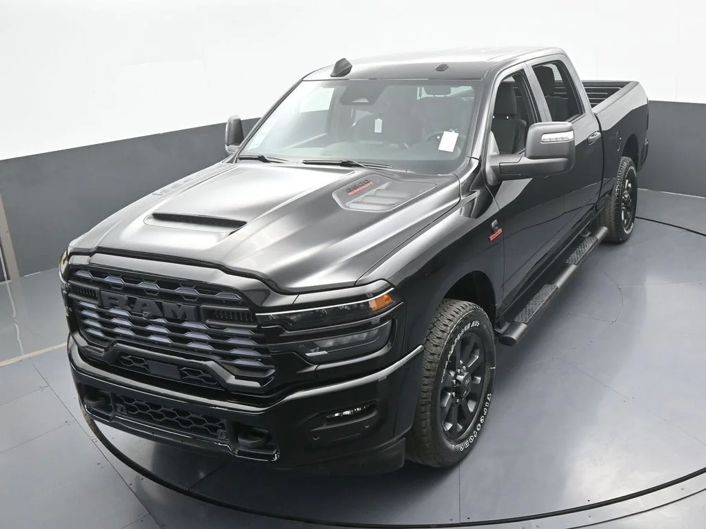 New 2026 Diamond Black Crystal Pearl-Coat Exterior Paint RAM Tradesman image 43