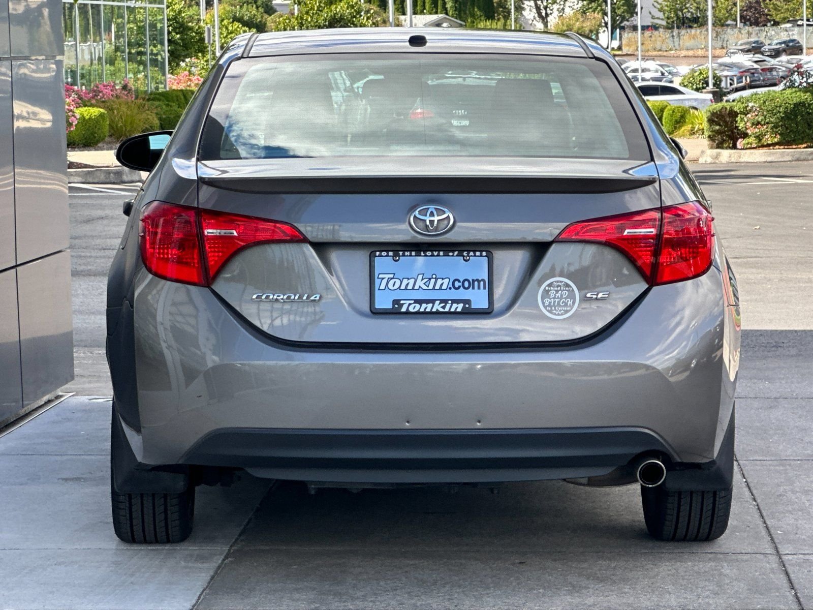 Used 2017 Gray Metallic Toyota SE image 4