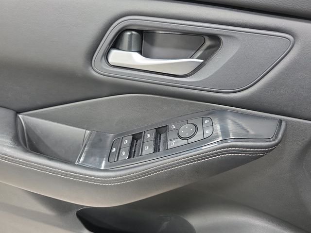 Used 2025 Gray Nissan SV image 28