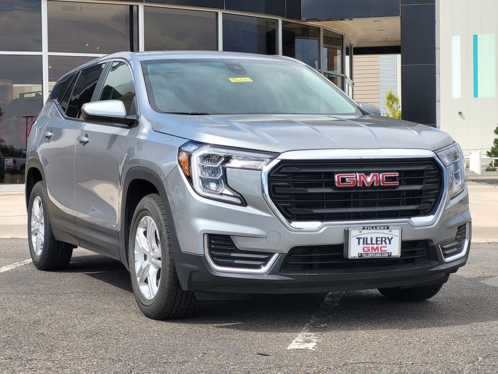 Used 2024 Sterling Metallic GMC SLE image 2