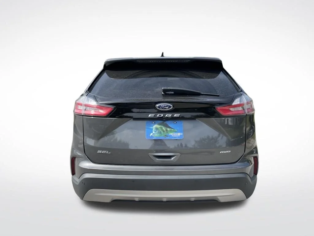 Used 2022 Gray Metallic Ford SEL image 7