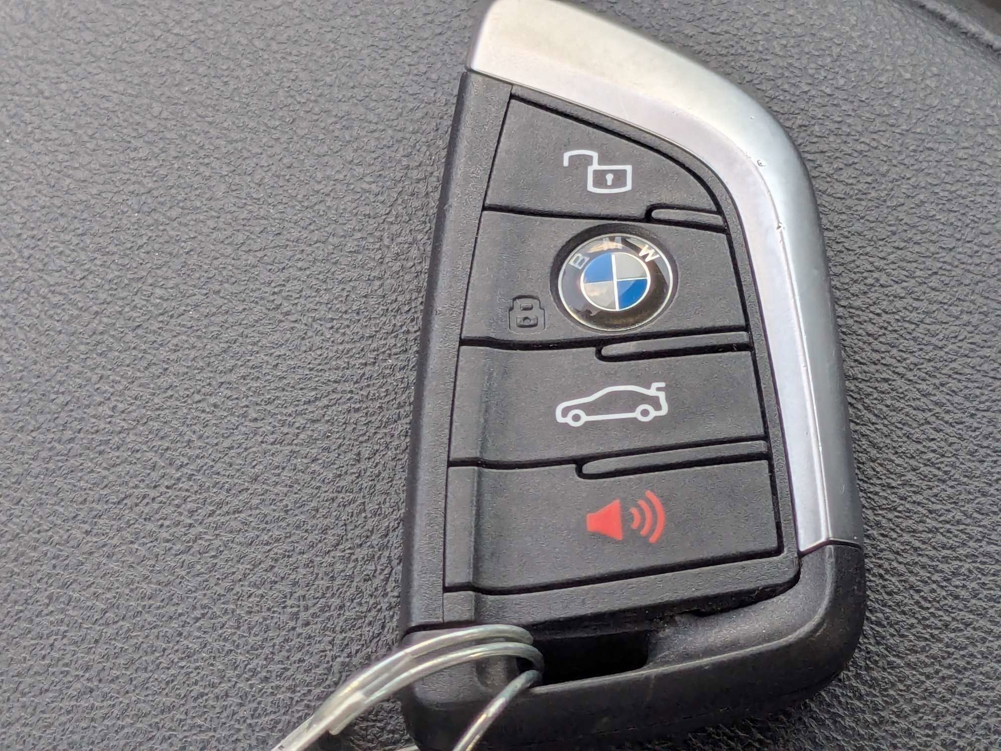 2025 BMW 3 Series 330i - Photo 35