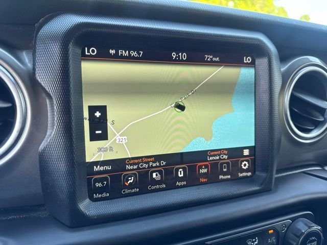 Used 2020 Silver Jeep Unlimited Sahara image 21