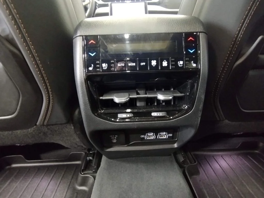 Used 2023 Black Jeep Summit Reserve 4xe image 43