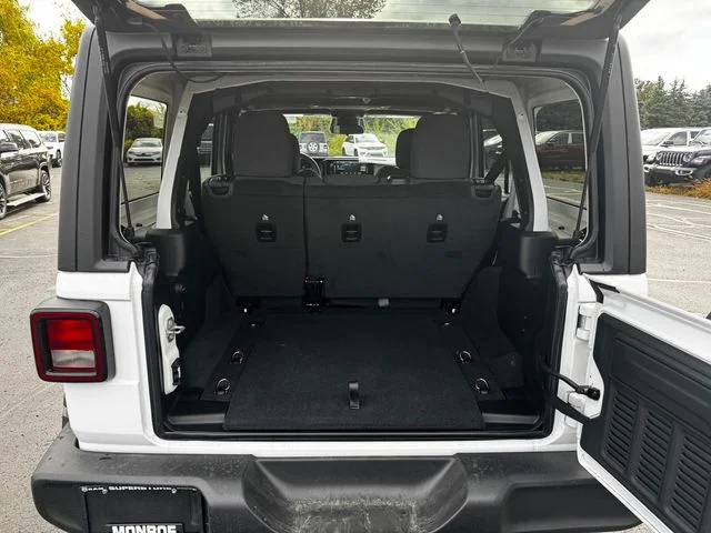 New 2026 Bright White Clear-Coat Exterior Paint Jeep Sport S image 17
