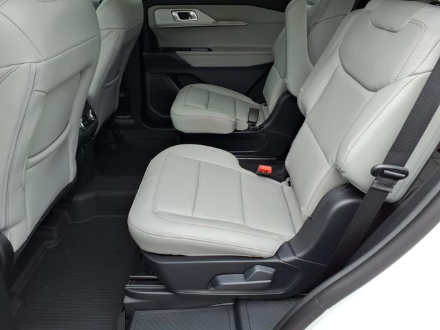 New 2026 Star White Metallic Tri-Coat Ford Active image 18