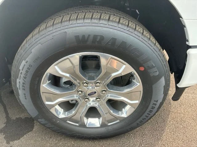 New 2026 Star White Metallic Tri-Coat Ford Platinum® image 14