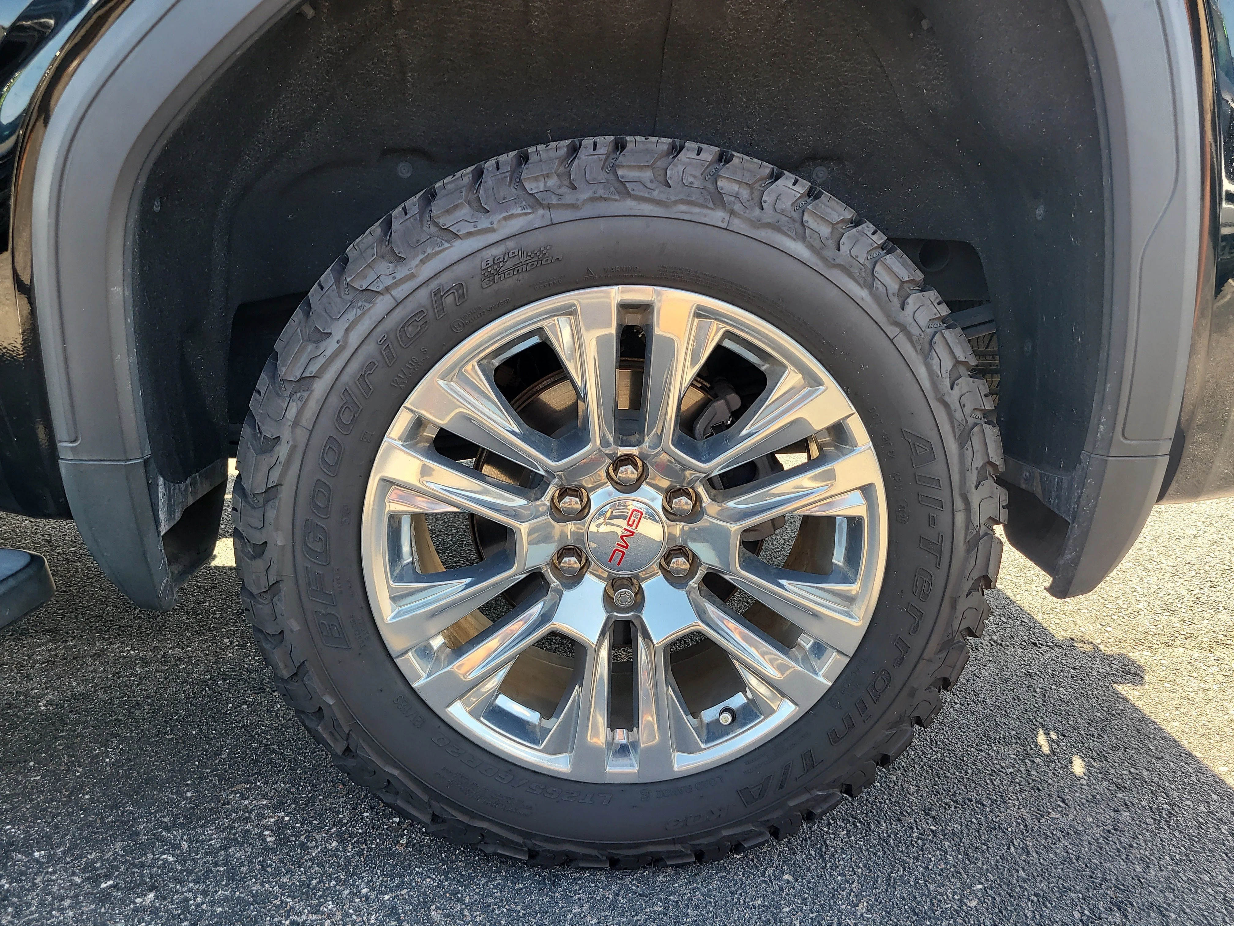 Used 2022 Onyx Black GMC Denali image 9