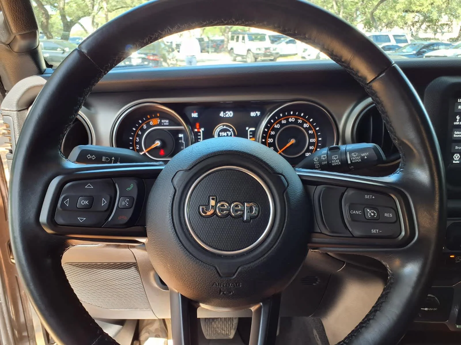Used 2019  Jeep Sport S image 27