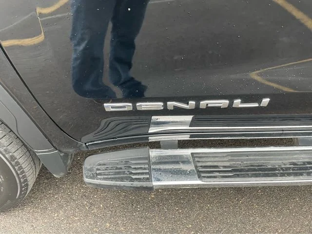 Used 2022 Black GMC Denali image 11
