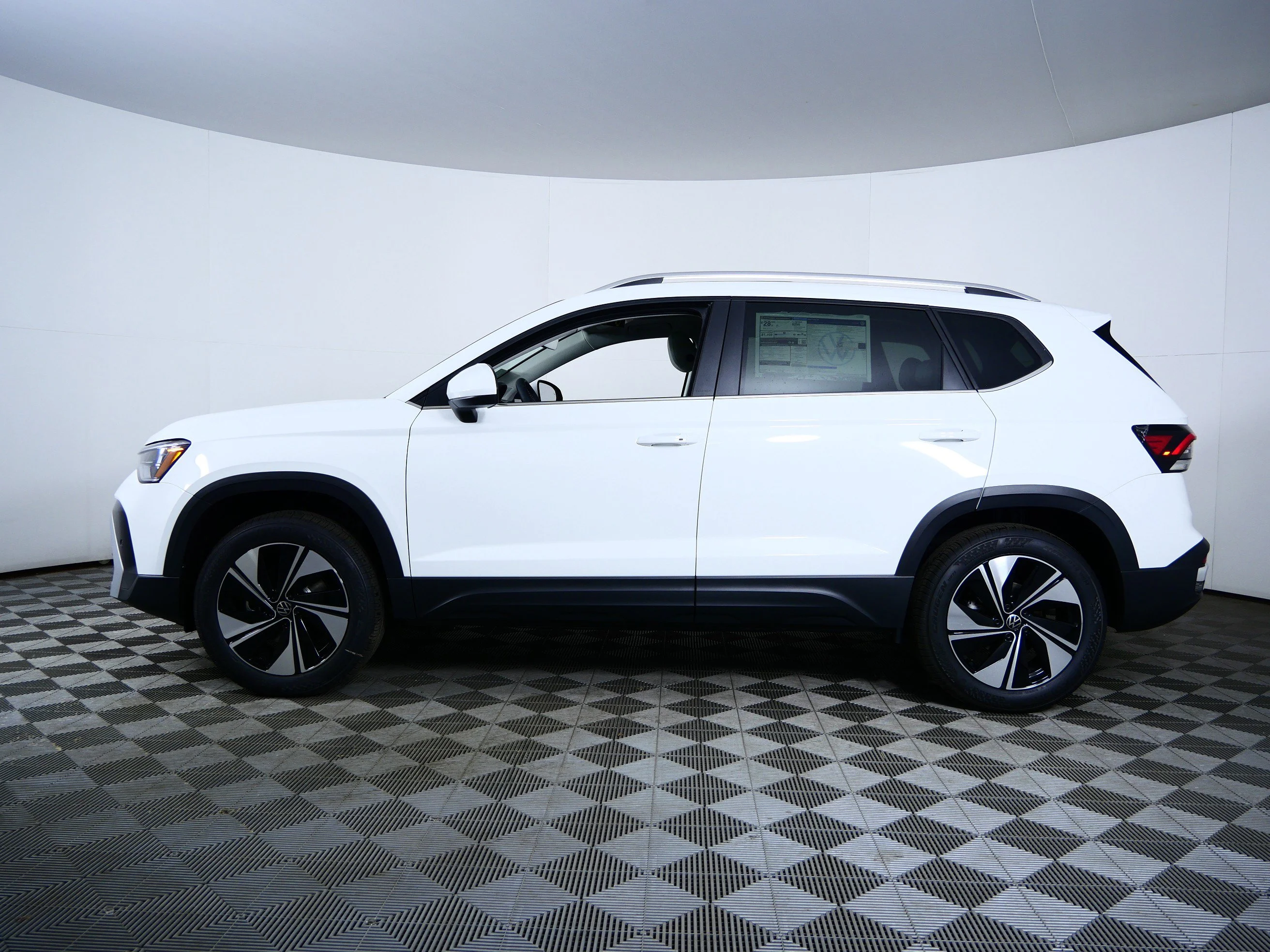 New 2026 Pure White Volkswagen SE image 4