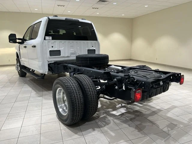 New 2026 White Ford XLT image 3