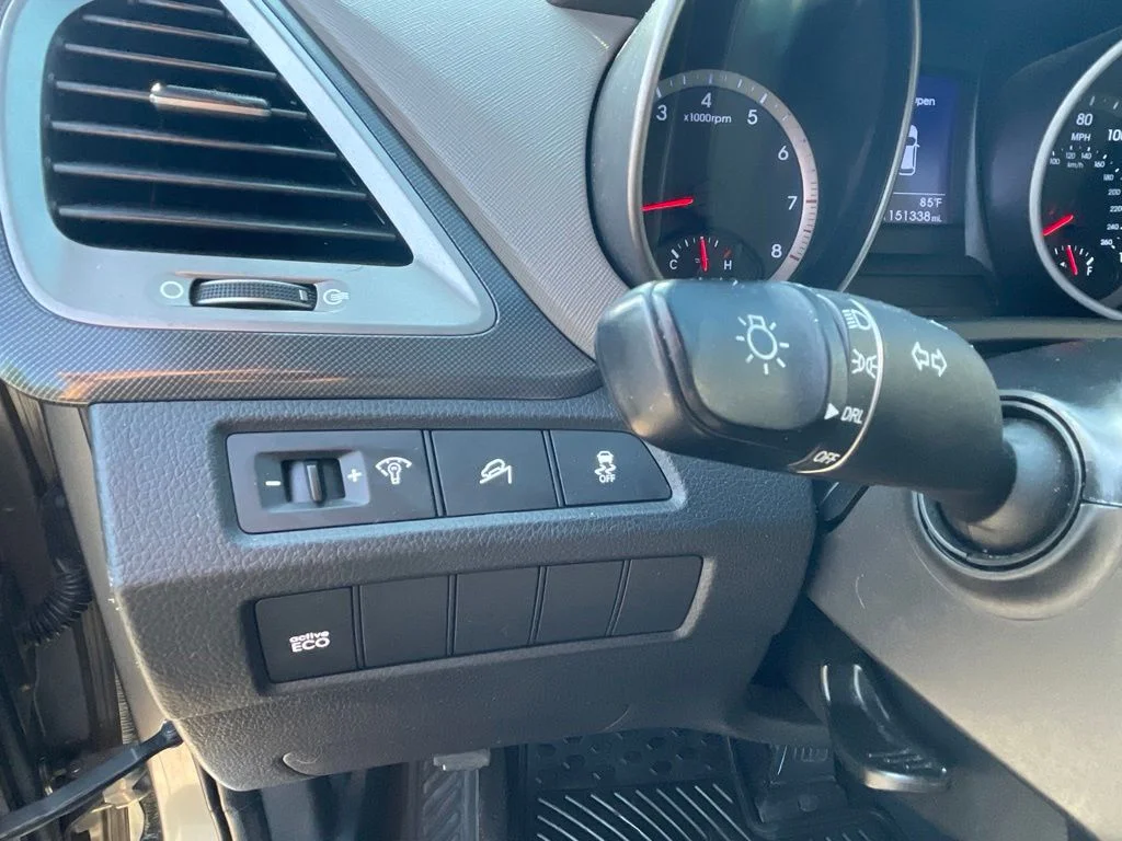 Used 2015 Gray Hyundai Base image 16