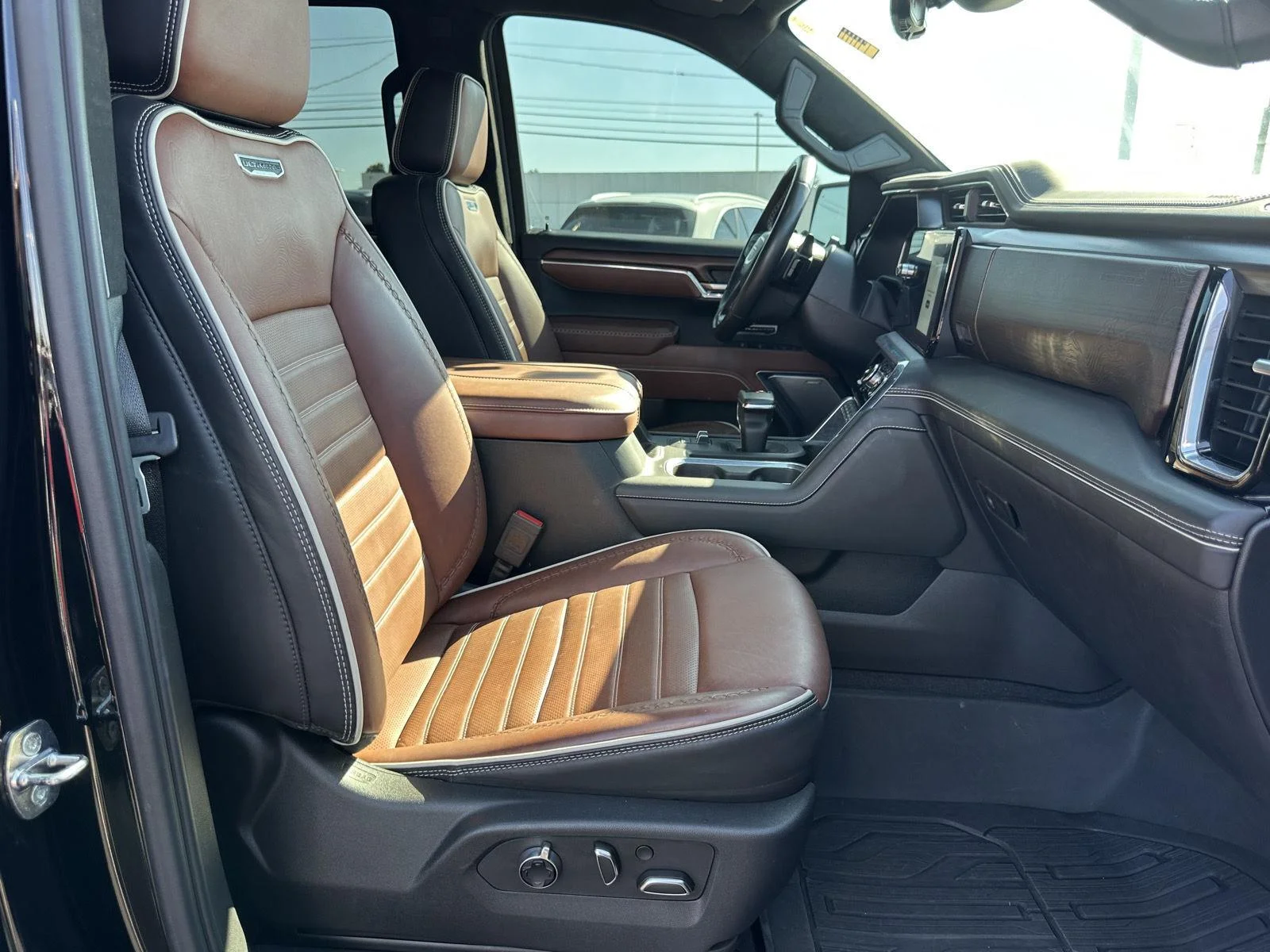 Used 2023 Onyx Black GMC Denali Ultimate image 15