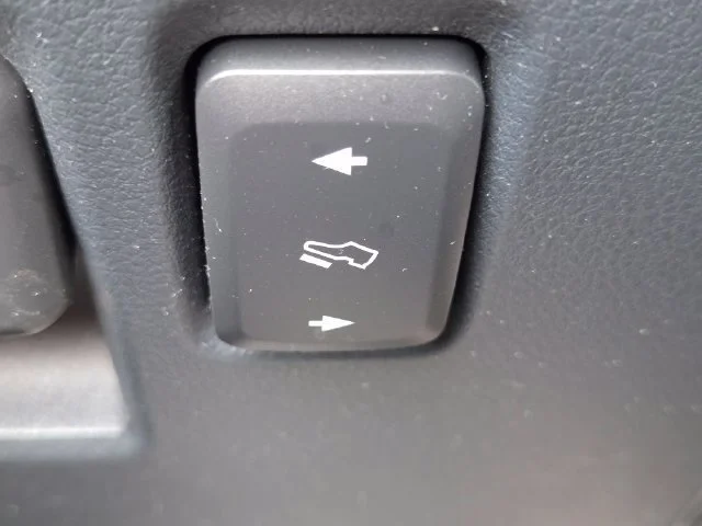Used 2021 Black Metallic Ford LARIAT image 21