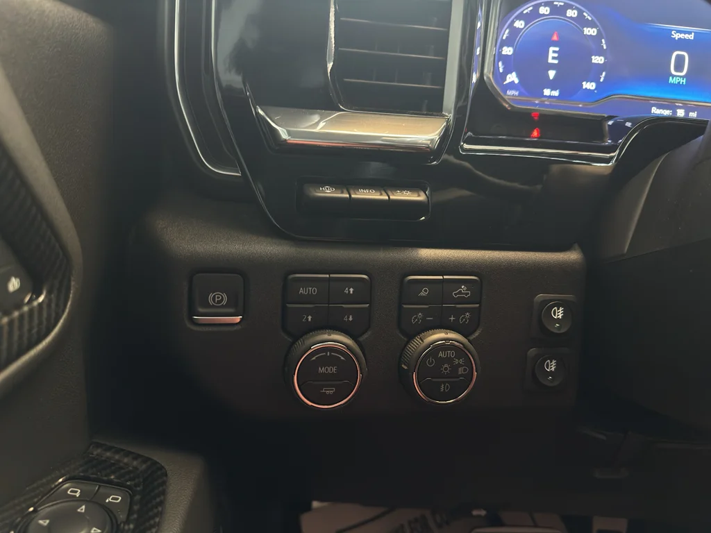 2025 Chevrolet Silverado 2500 HD LTZ - Photo 31