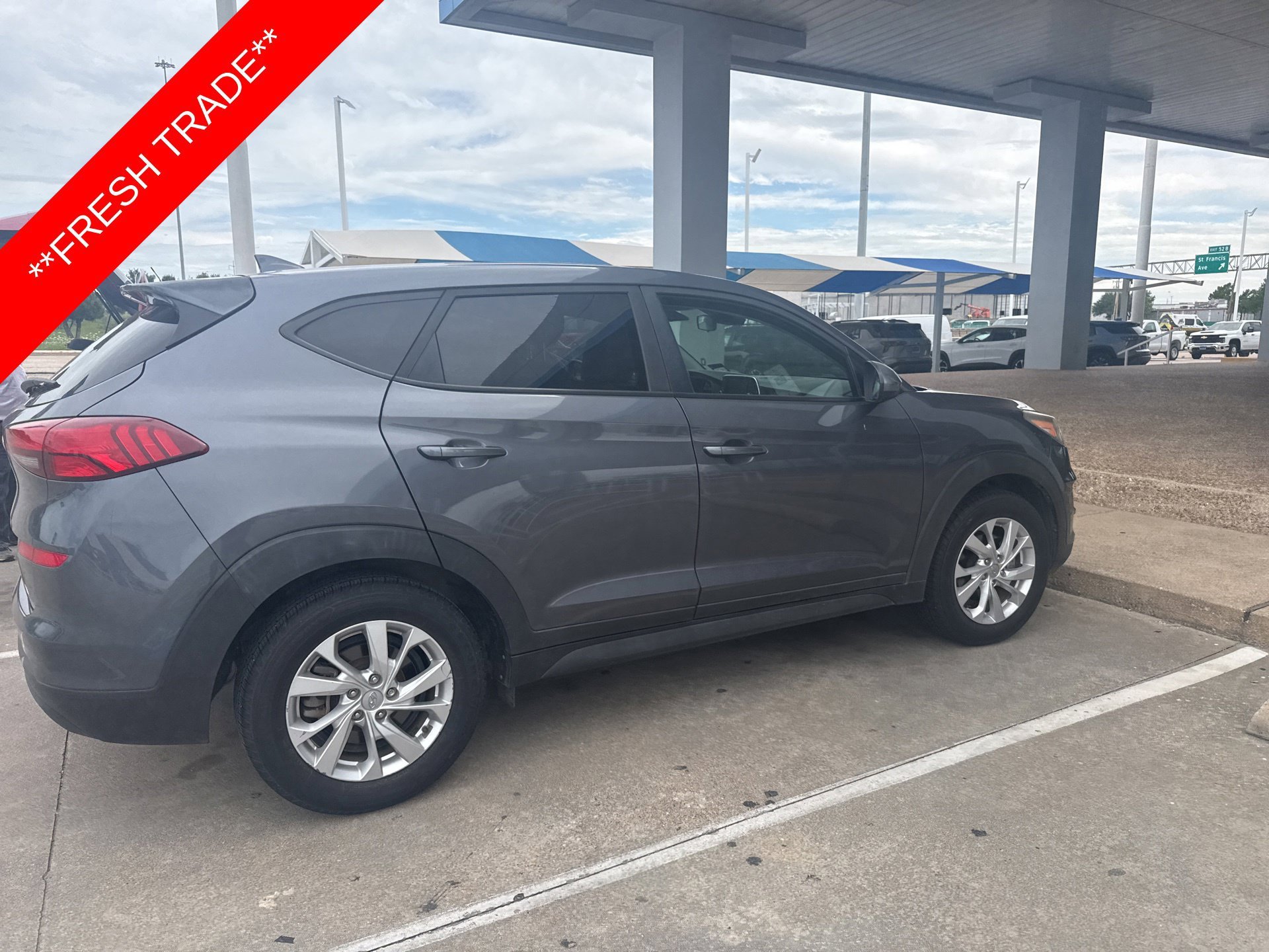 Used 2019 Gray Hyundai SE image 7