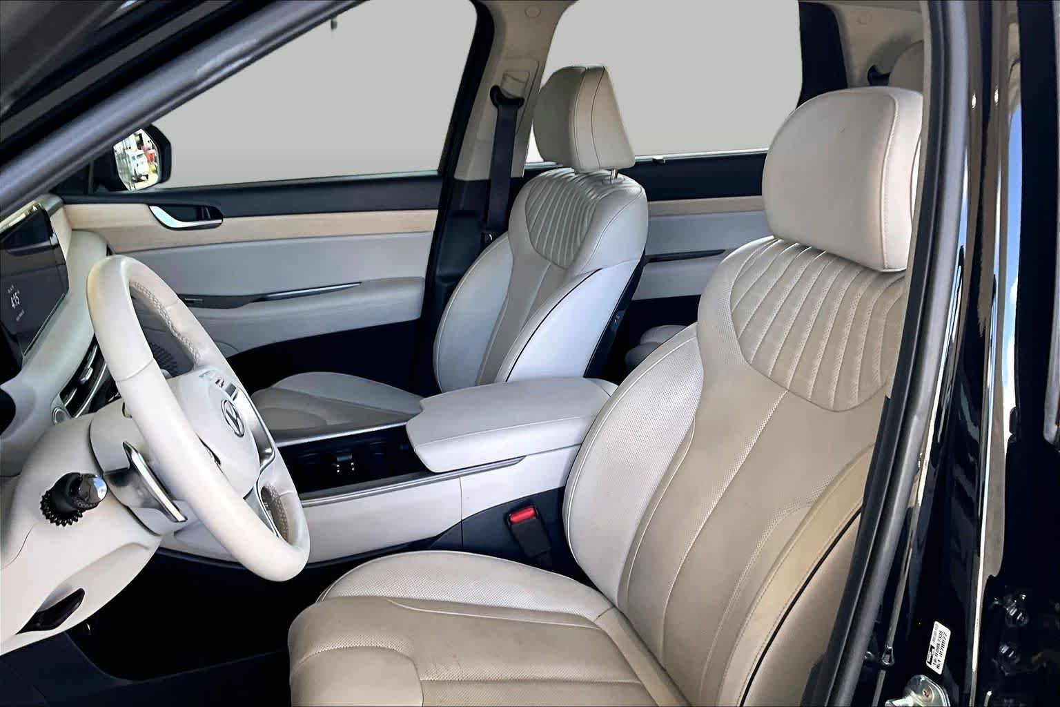 Certified Used 2023 Abyss Black Pearl Hyundai Limited image 8