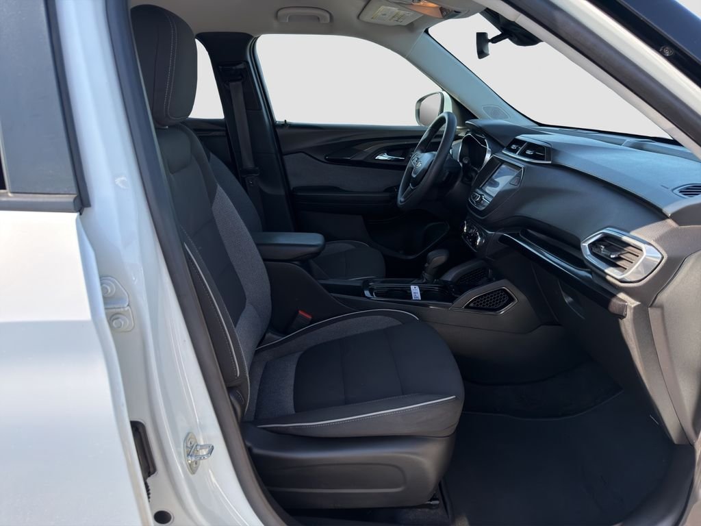 Used 2023 SUMMIT WHITE Chevrolet LT image 47