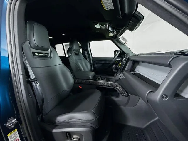New 2026 Sargasso Blue Land Rover  OCTA image 30