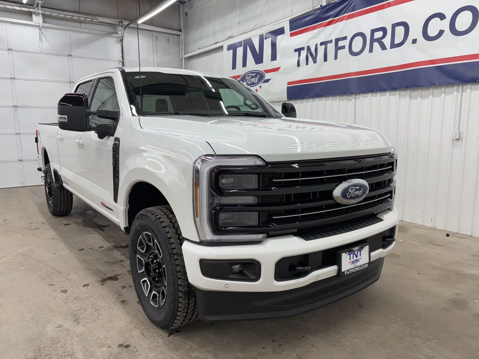 New 2026 Star White Metallic Tri-Coat Ford F-250® Platinum® image 2