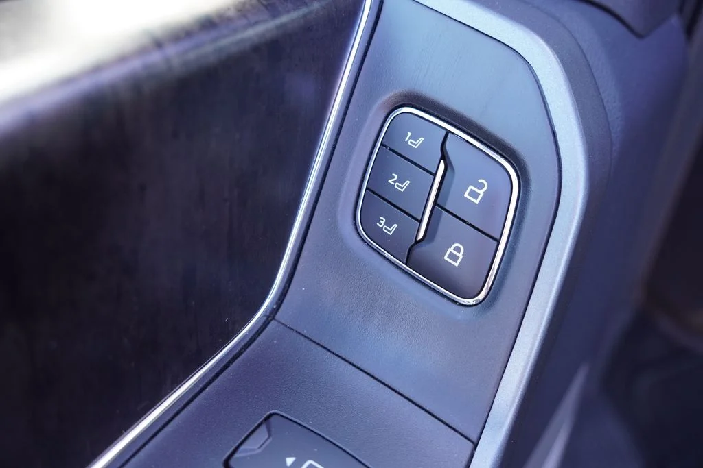 Used 2025 Gray Ford Lariat image 23