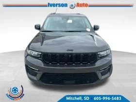 Used 2023 Gray Jeep Limited image 4