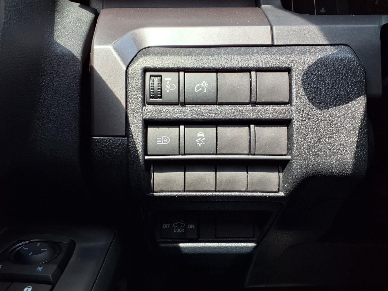 2026 Toyota Tacoma SR5 - Photo 13