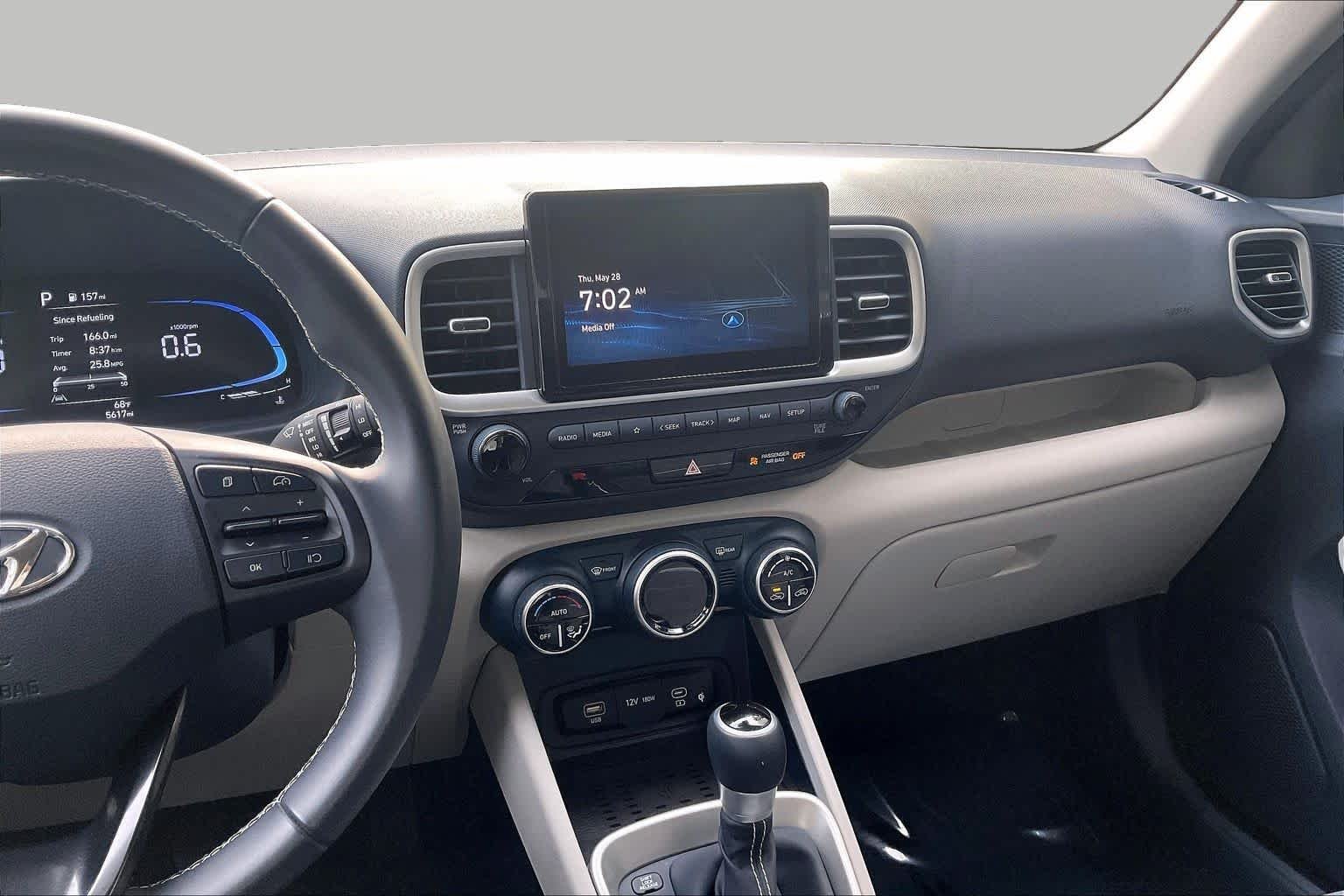 Used 2025 Denim w/White Roof Hyundai Limited image 7