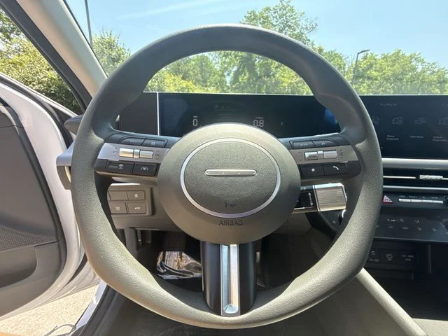 Used 2024 White Hyundai SEL image 14