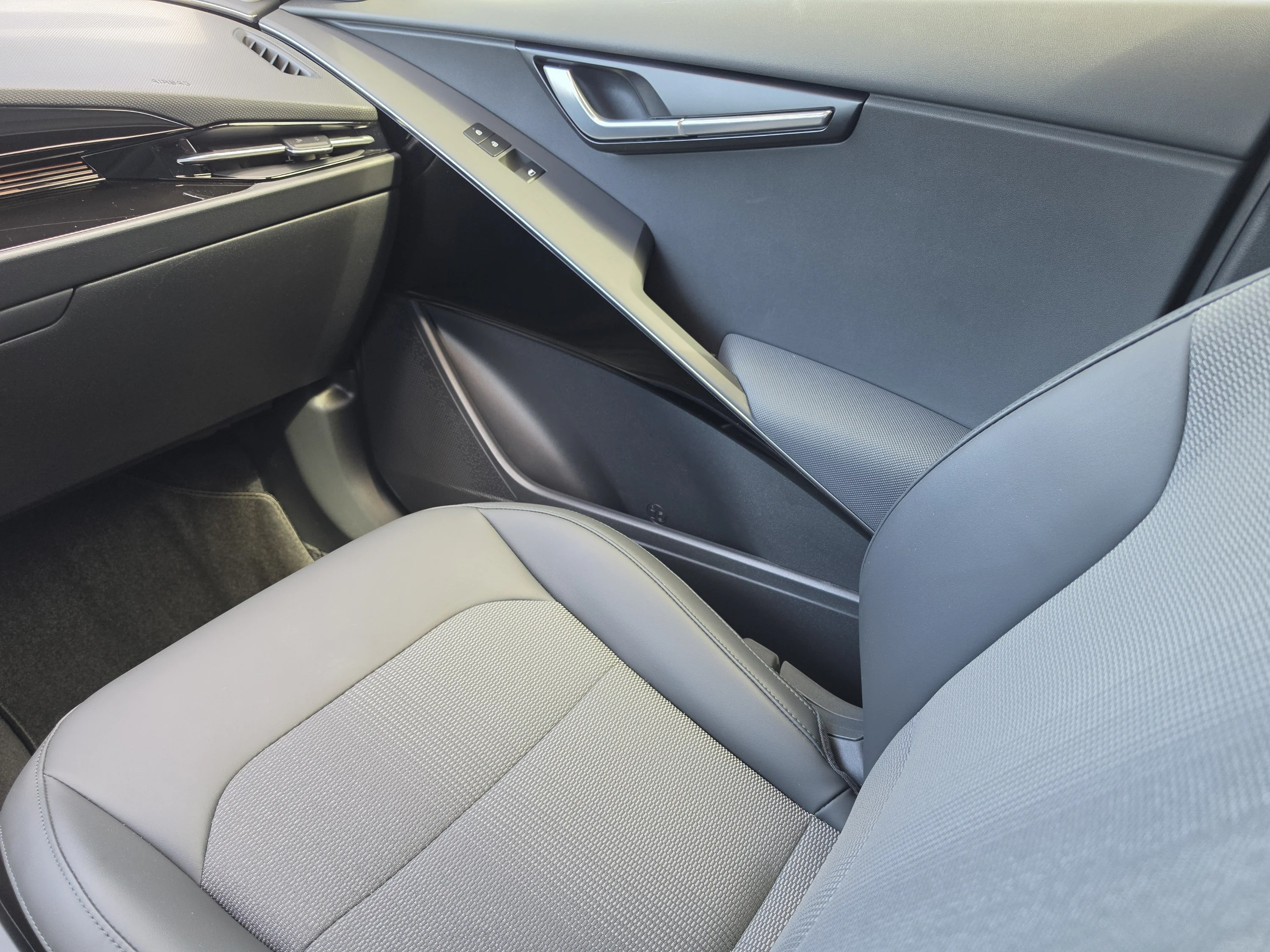 Used 2023 Graphite Gray Kia EX Touring image 21