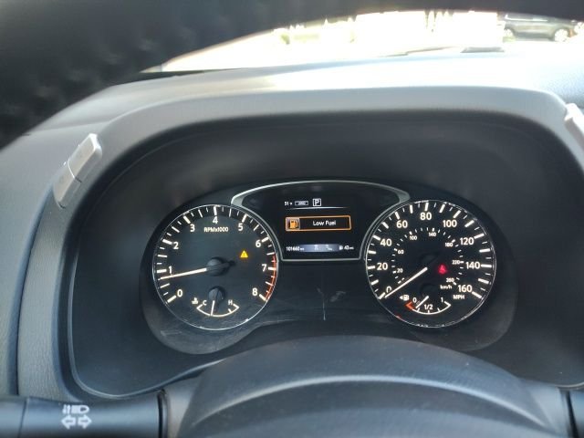 Used 2020 White Nissan Platinum image 17