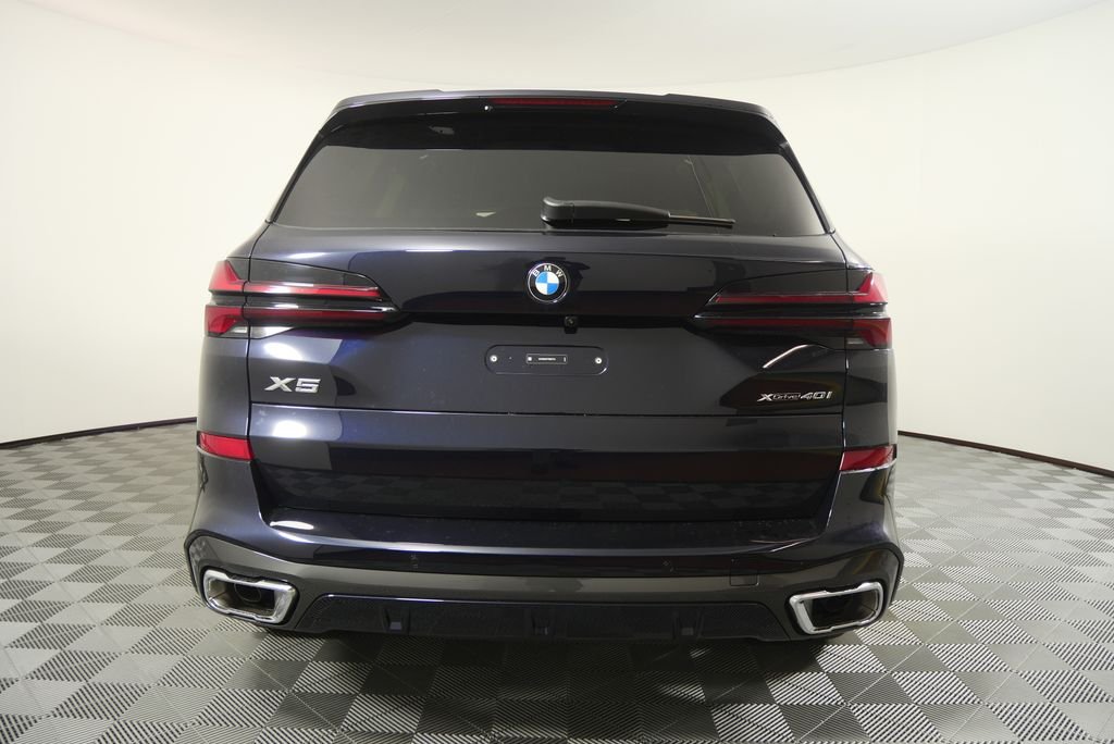 New 2026 Carbon Black Metallic BMW xDrive40i image 4