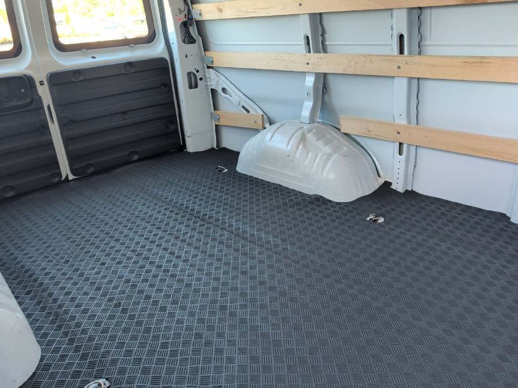 Used 2025 White GMC Work Van image 28