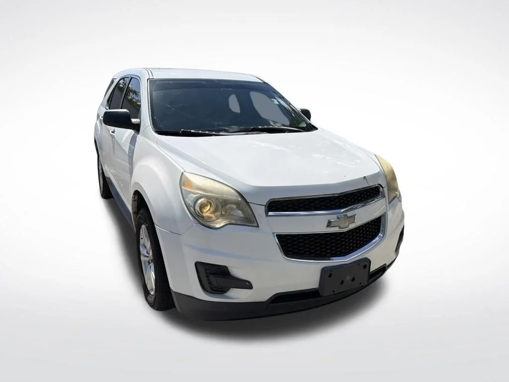 Used 2010 Summit White Chevrolet LS image 2