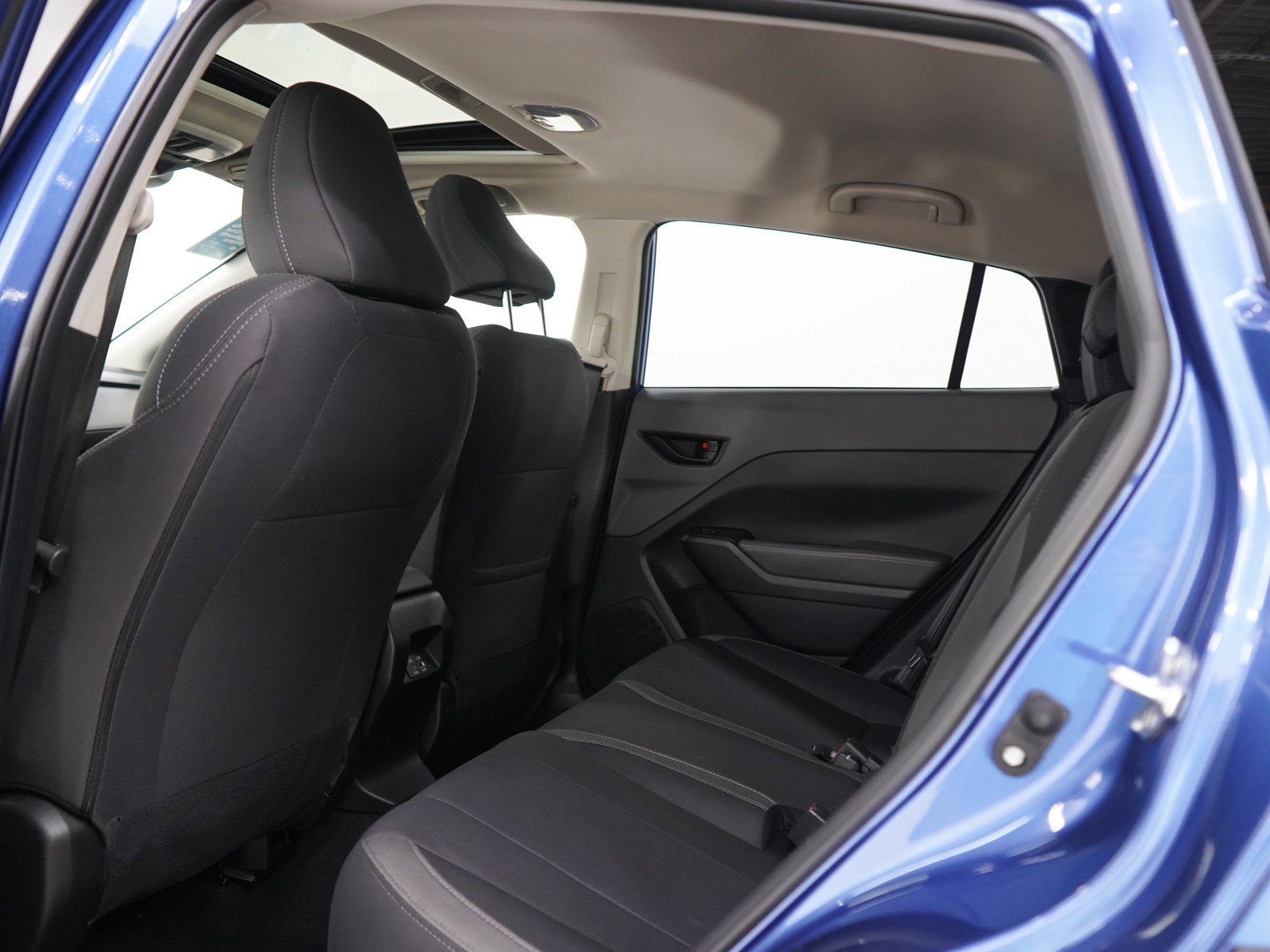 Used 2025 Daybreak Blue Pearl Subaru Premium image 17
