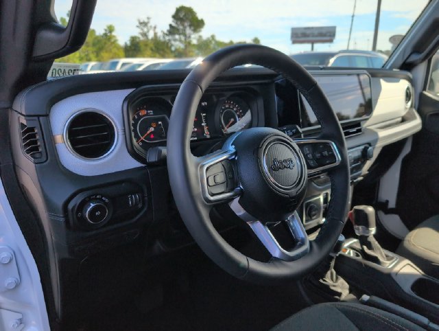 Used 2026 White Jeep Sahara image 32