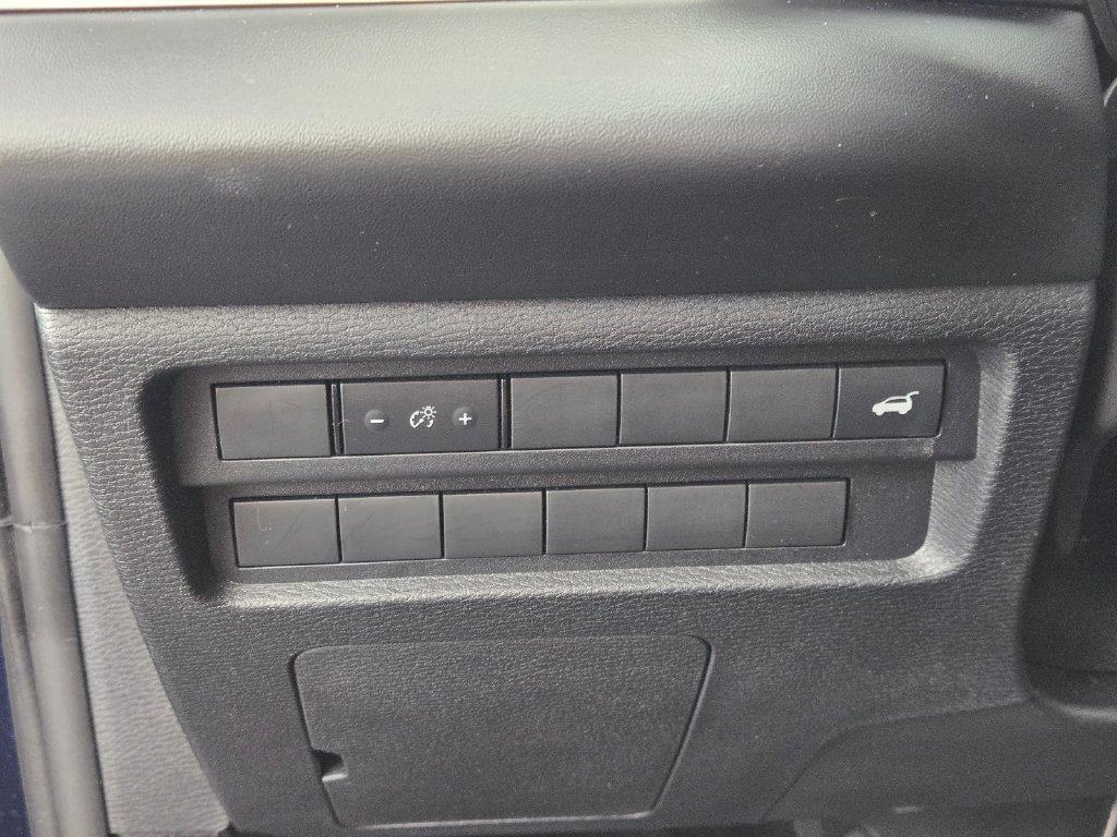 Used 2025 Blue Mitsubishi SE image 24