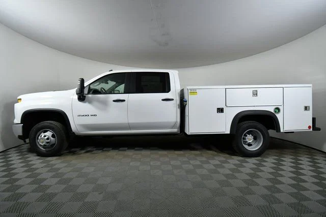 New 2026 Summit White Chevrolet Work Truck image 16