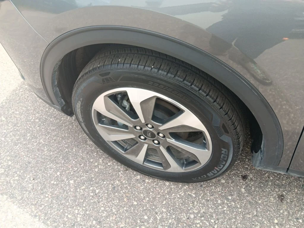 Used 2024 Carbonized Gray Metallic Ford Platinum image 12