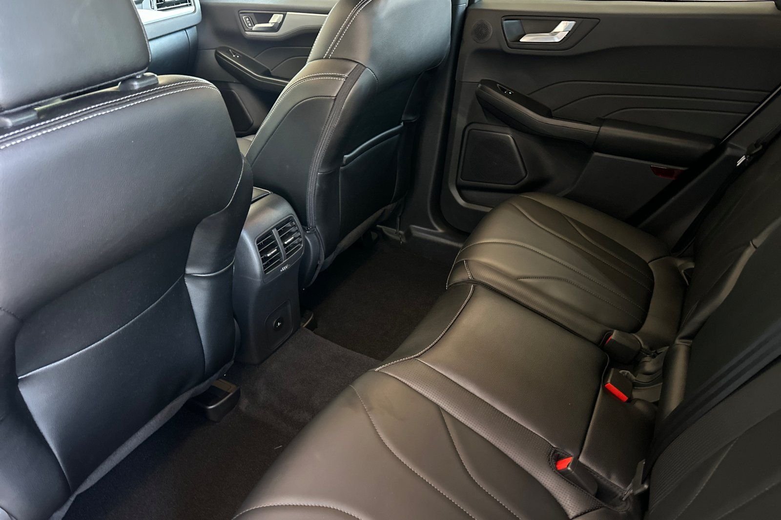 Used 2025 Silver Ford Platinum image 12