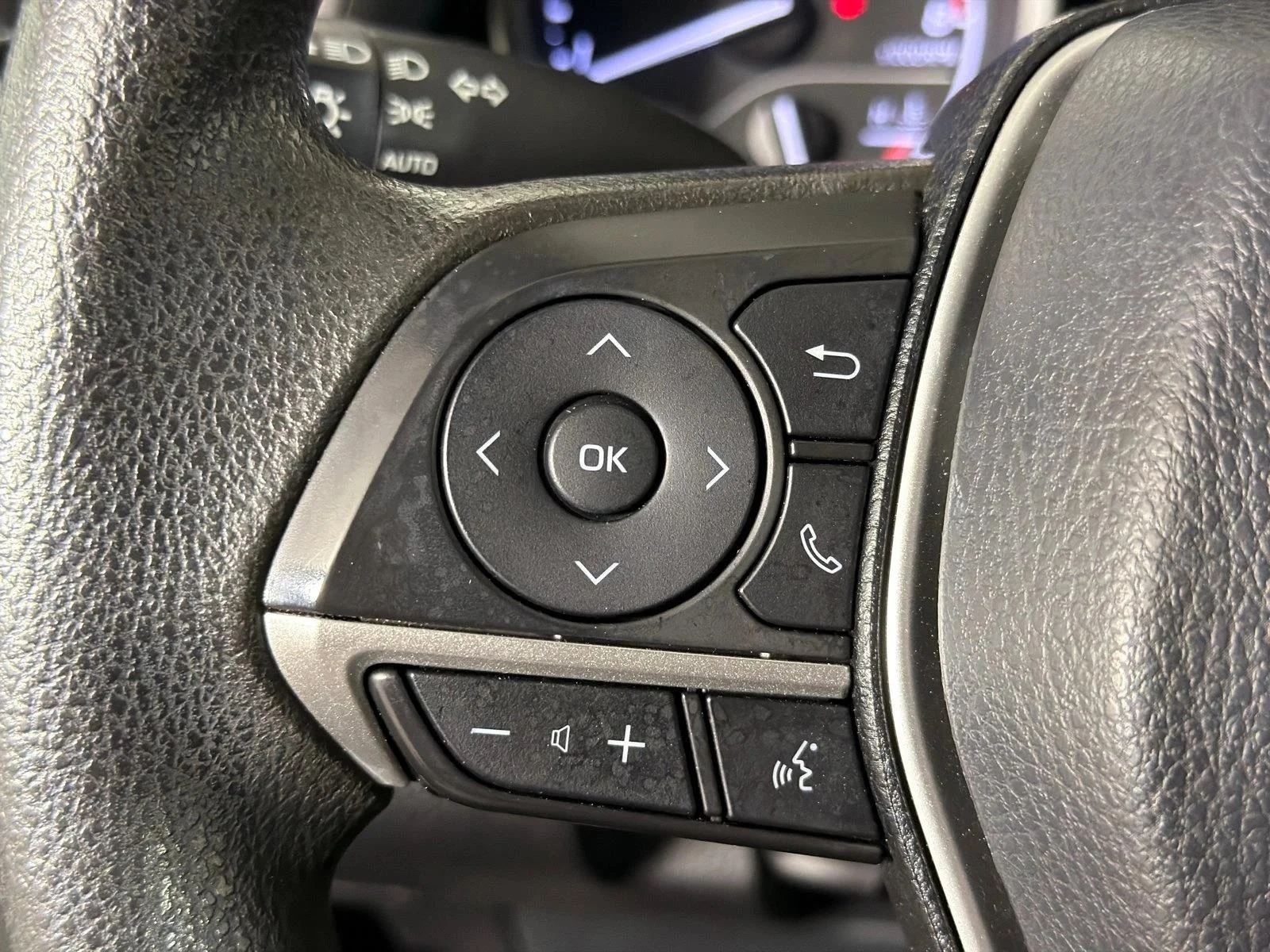 Used 2022 Red Toyota LE image 24