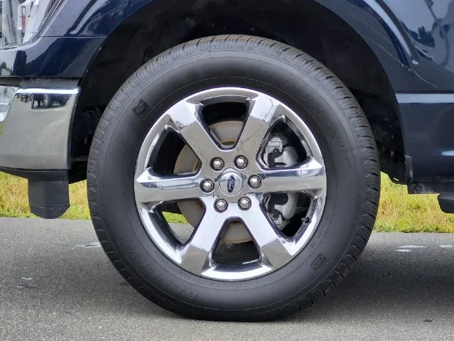 Used 2023 Blue Ford XLT image 17