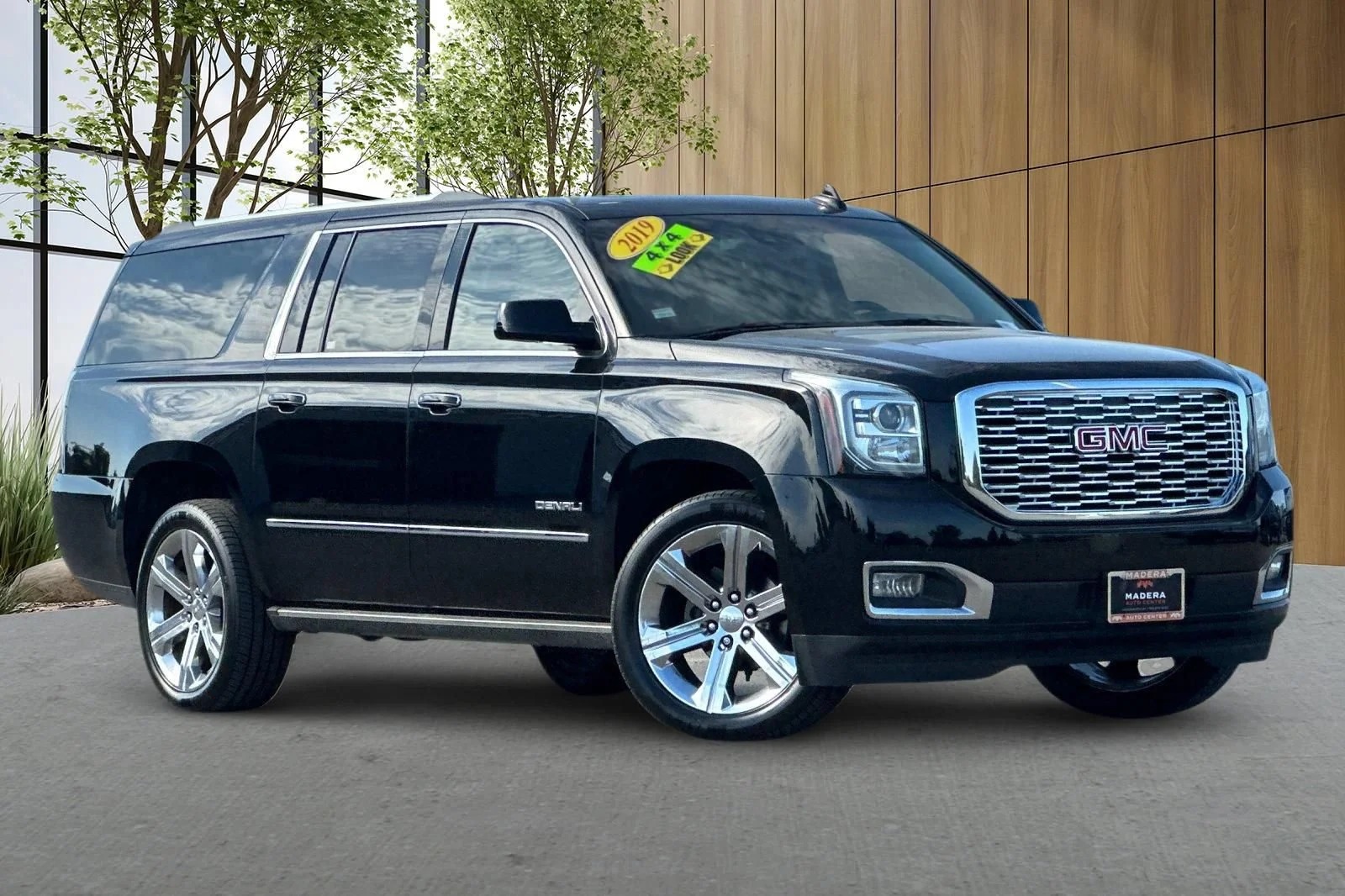 Used 2019 ONYX BLACK GMC Denali image 2