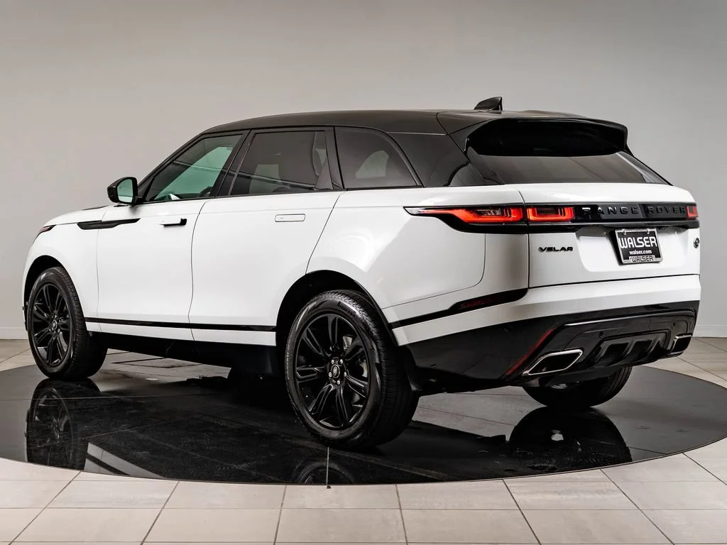 Used 2023 Fuji White Land Rover R-Dynamic S MHEV image 6