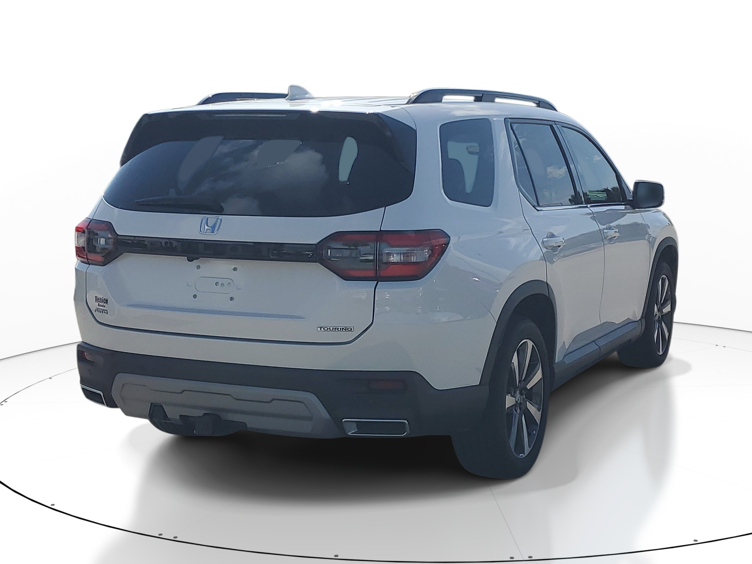 Used 2023 White Honda Touring image 5